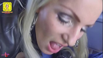 Красивая блондинка на поезде мастурбация, минет и жесткий секс на камеру