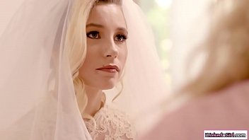 Перед свадьбой невеста с мамой занялись сексом