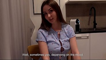 Молодая мачеха соблазняет своего пасынка-моряка после года, проведенного в море